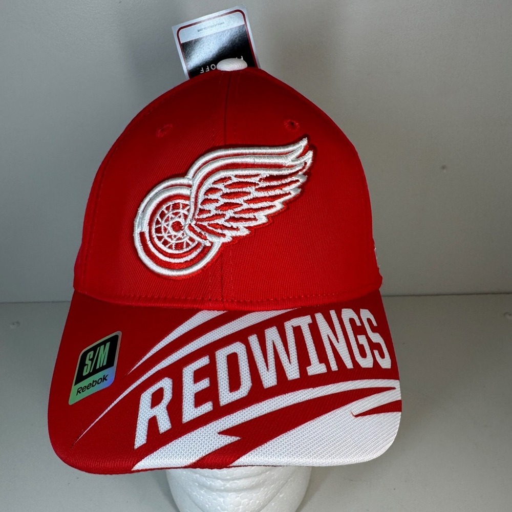 NWT! Reebok Detroit Red Wings Face Off Collection NHL Hockey Cap Size S/M